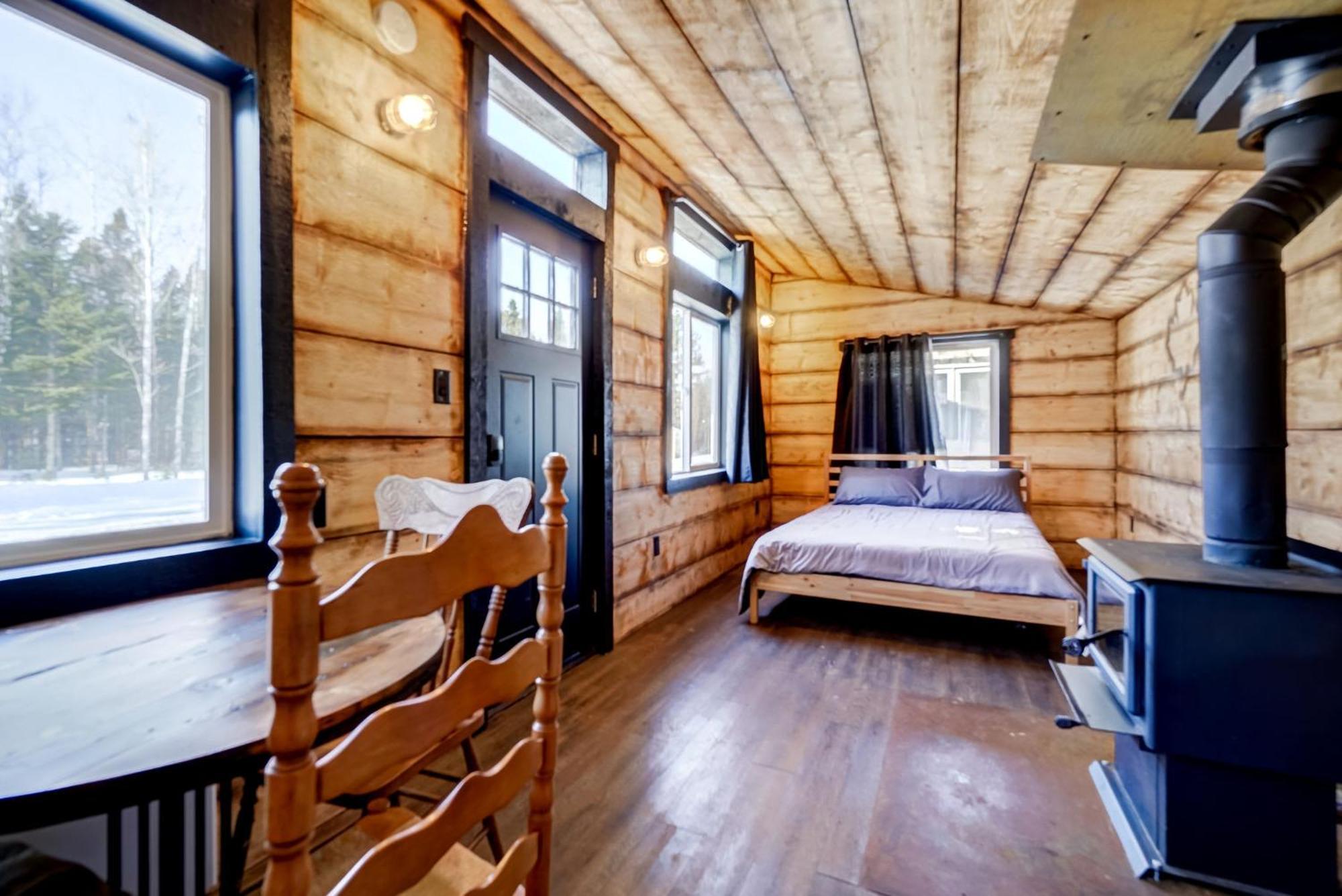 Your Cozy Cabin Retreat Saint-Remi-d'Amherst Zewnętrze zdjęcie