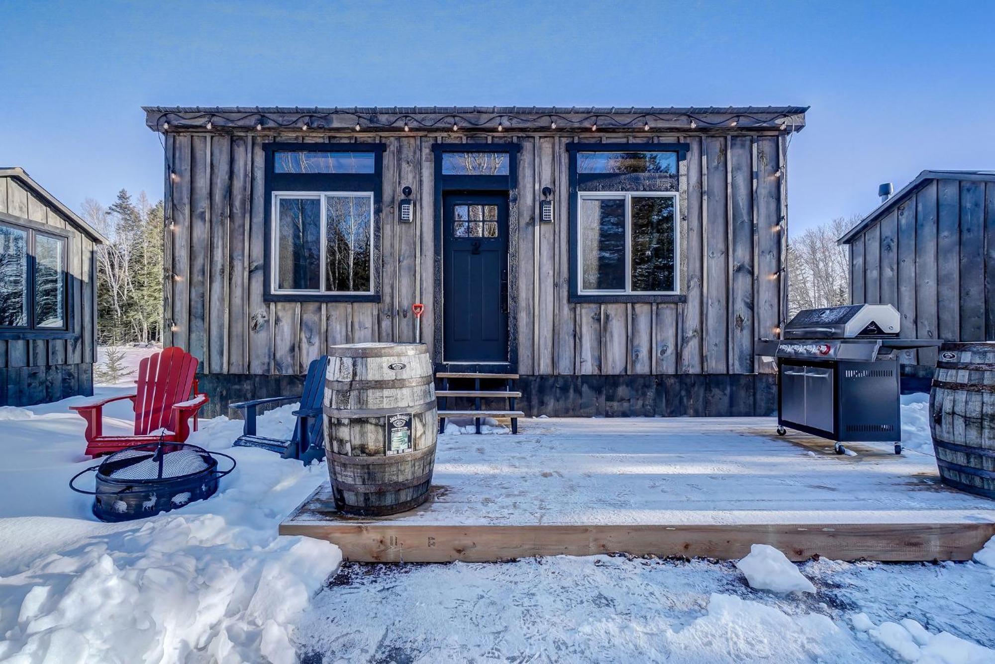 Your Cozy Cabin Retreat Saint-Remi-d'Amherst Zewnętrze zdjęcie