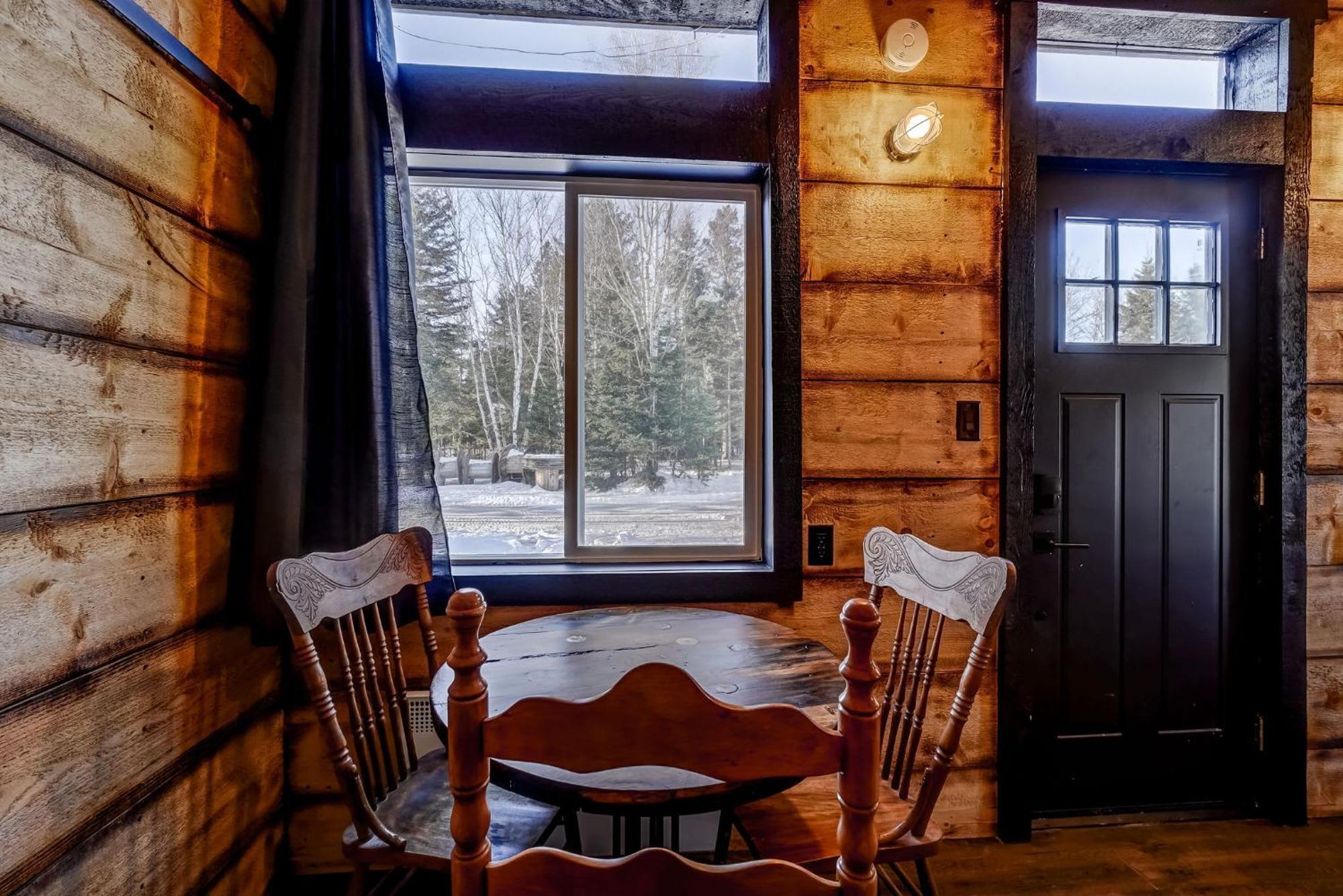 Your Cozy Cabin Retreat Saint-Remi-d'Amherst Zewnętrze zdjęcie