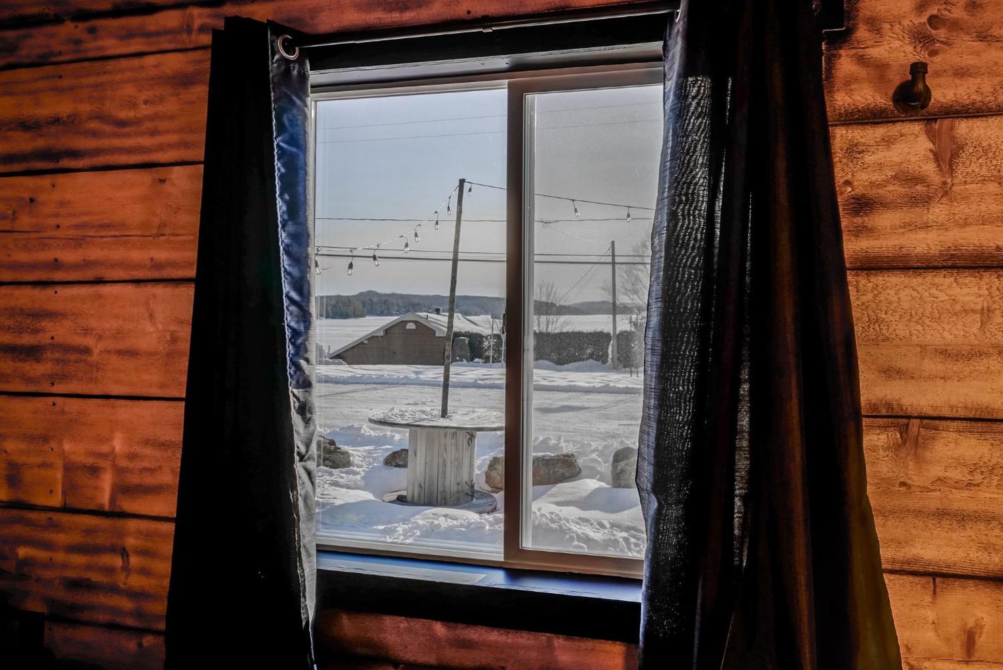 Your Cozy Cabin Retreat Saint-Remi-d'Amherst Zewnętrze zdjęcie