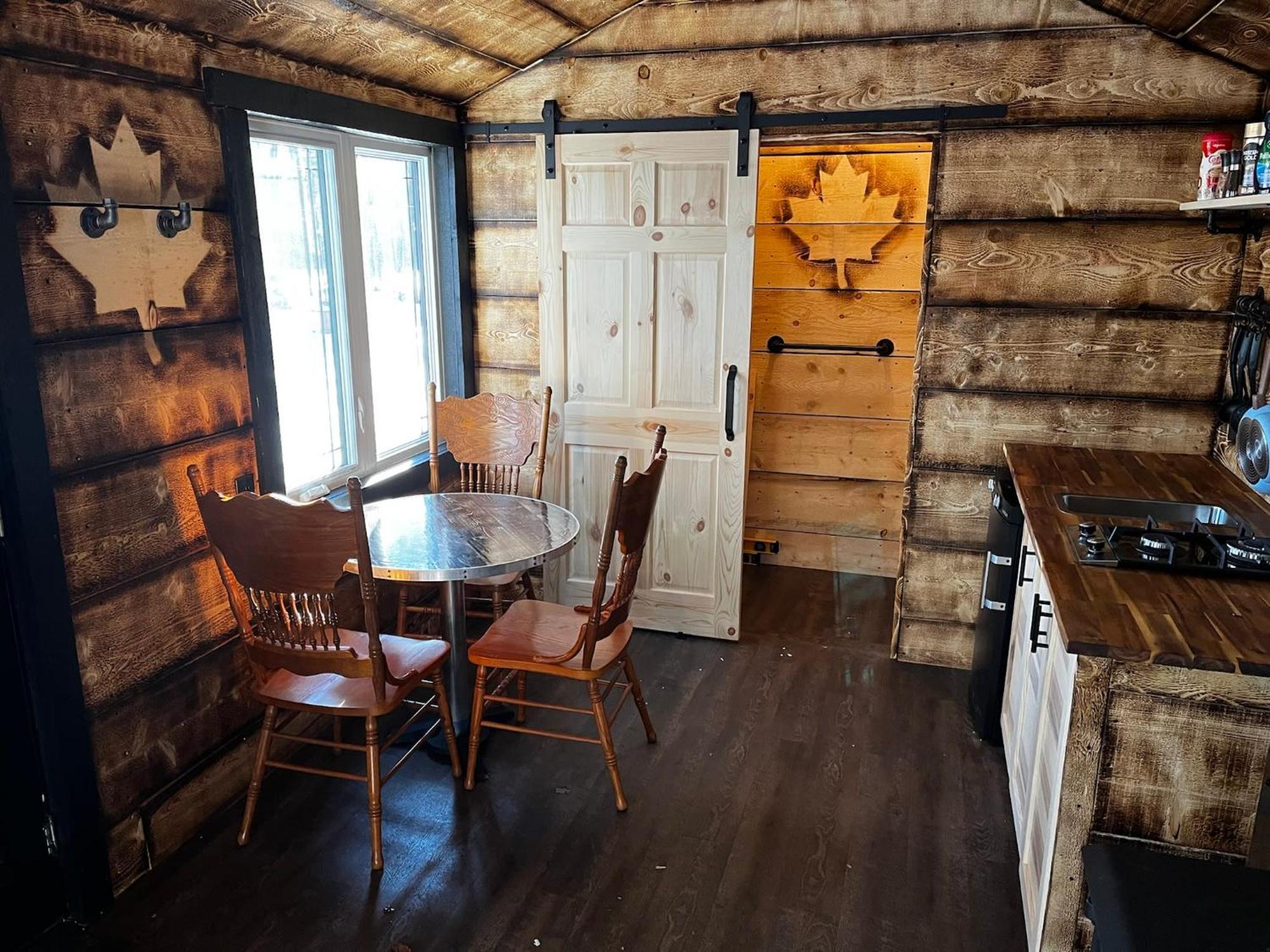 Your Cozy Cabin Retreat Saint-Remi-d'Amherst Zewnętrze zdjęcie