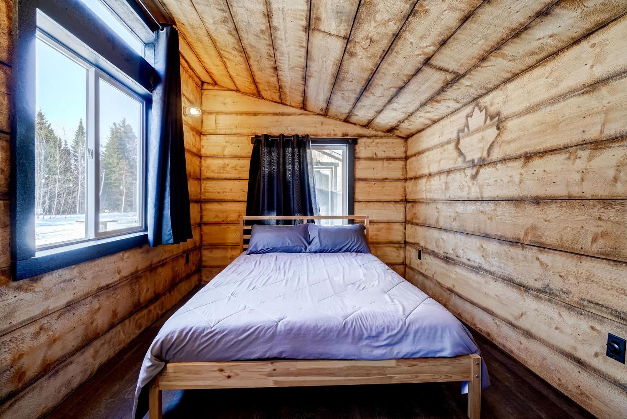 Your Cozy Cabin Retreat Saint-Remi-d'Amherst Zewnętrze zdjęcie