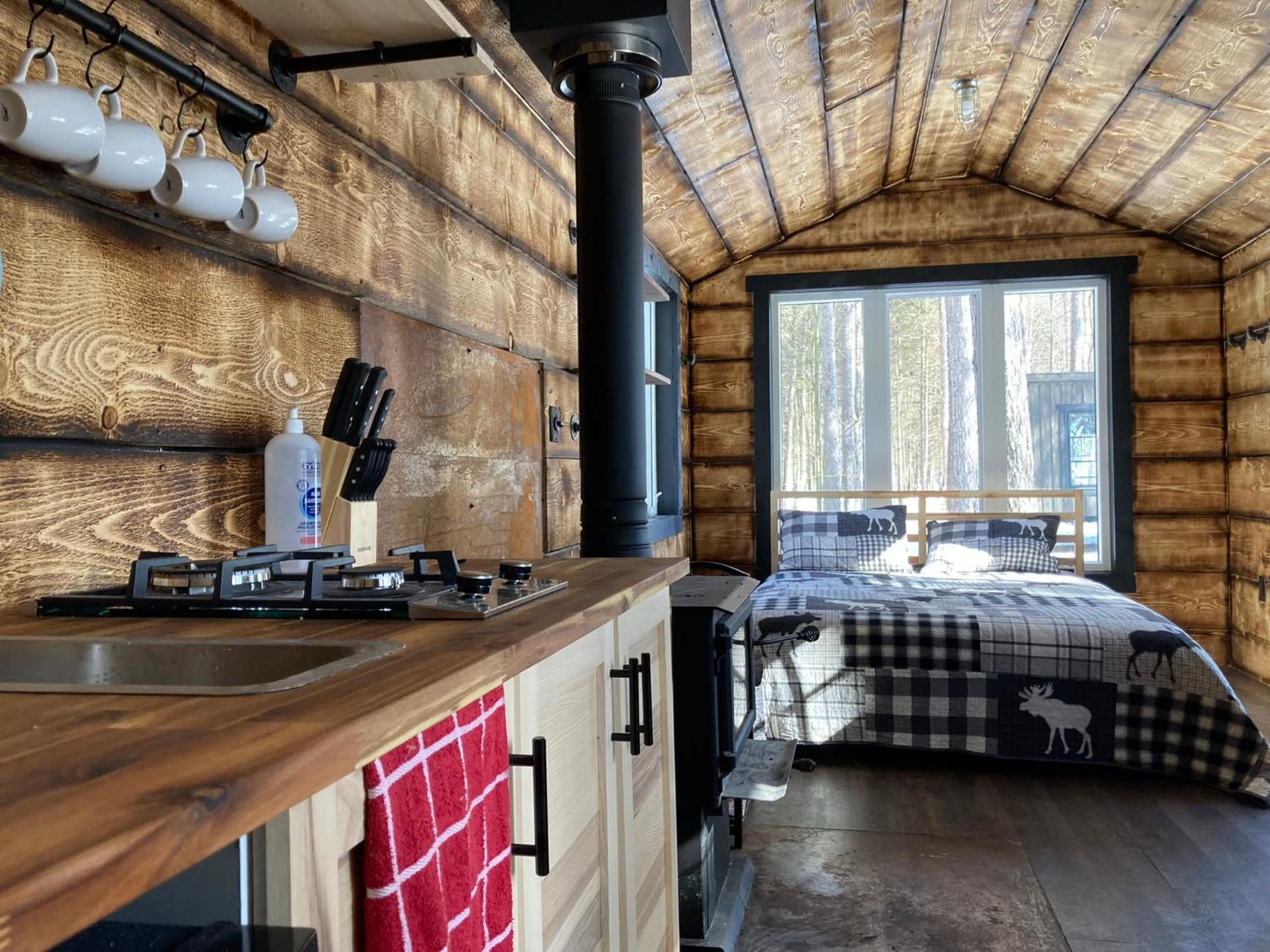 Your Cozy Cabin Retreat Saint-Remi-d'Amherst Zewnętrze zdjęcie